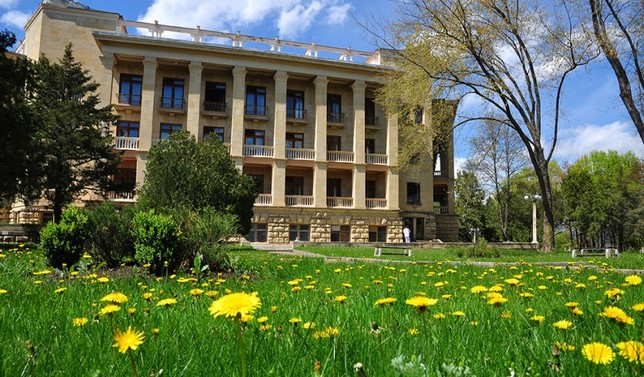 "ORDJONİKİDZE" adına sanatoriya